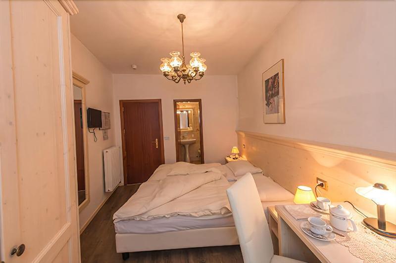 Albergo Antica Rosa Levico Terme Bagian luar foto