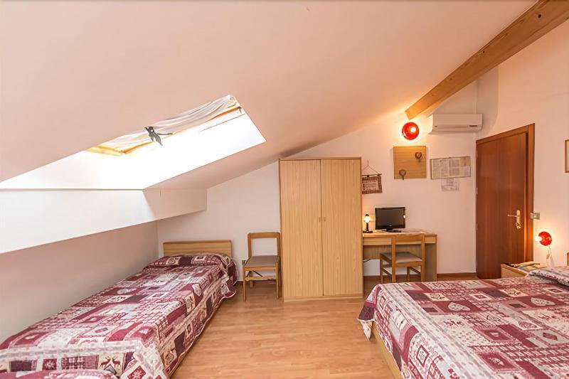 Albergo Antica Rosa Levico Terme Bagian luar foto