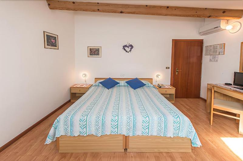 Albergo Antica Rosa Levico Terme Bagian luar foto