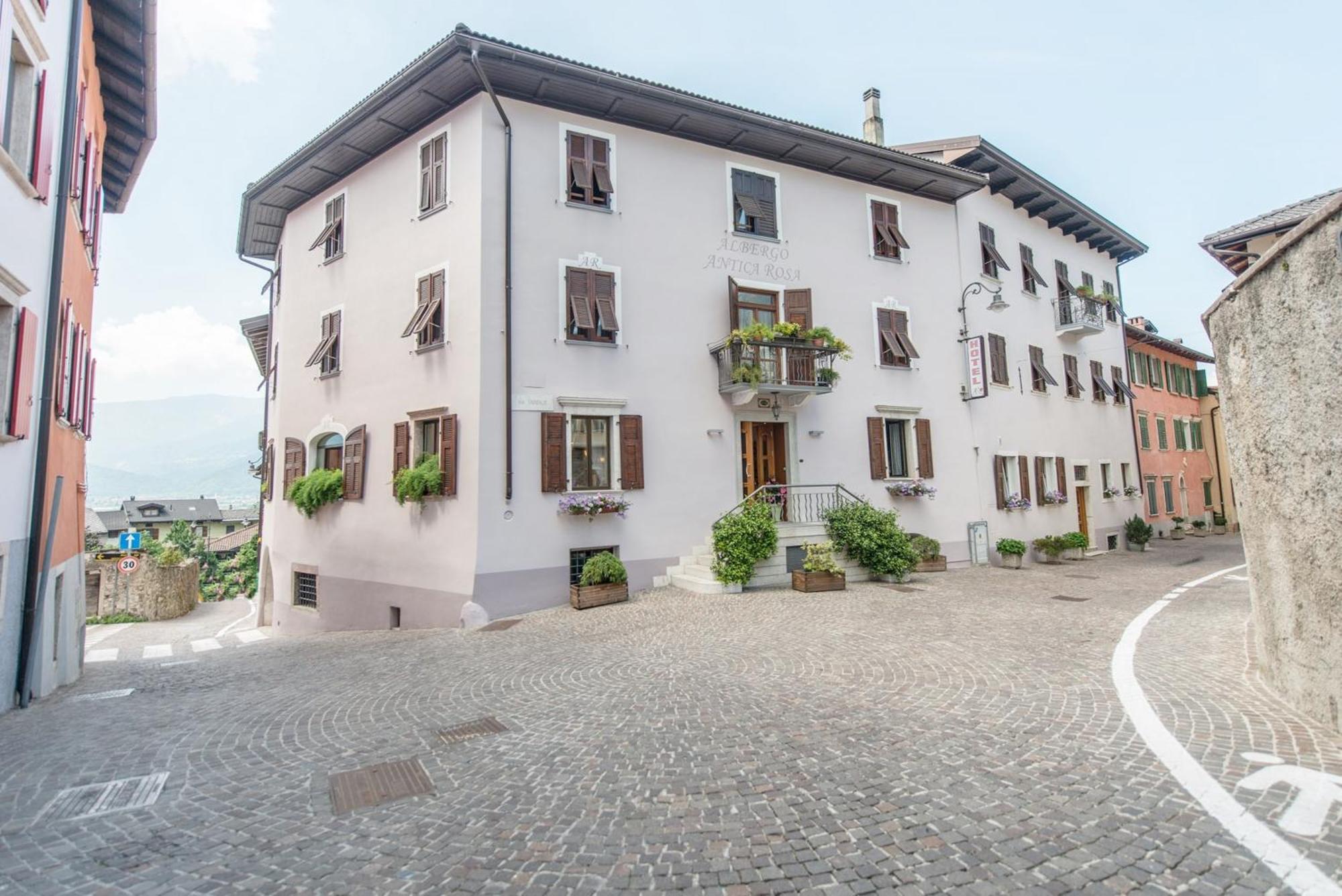 Albergo Antica Rosa Levico Terme Bagian luar foto