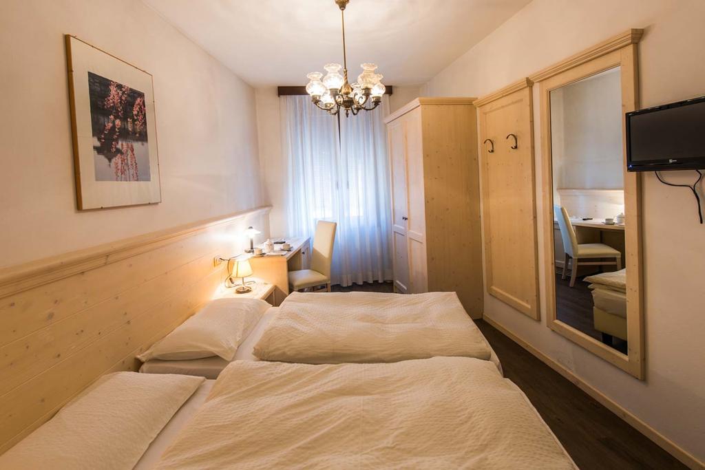 Albergo Antica Rosa Levico Terme Bagian luar foto
